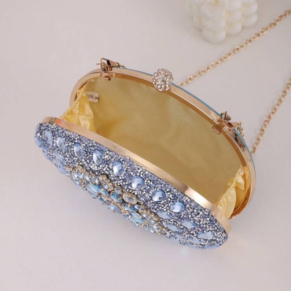 💎 Jewel Encrusted Purse 💎 - Picture 6 of 8